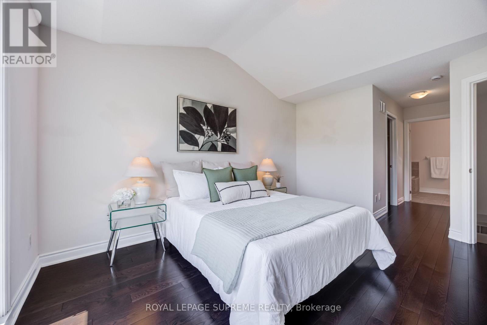 19B HOBDEN PLACE - 23