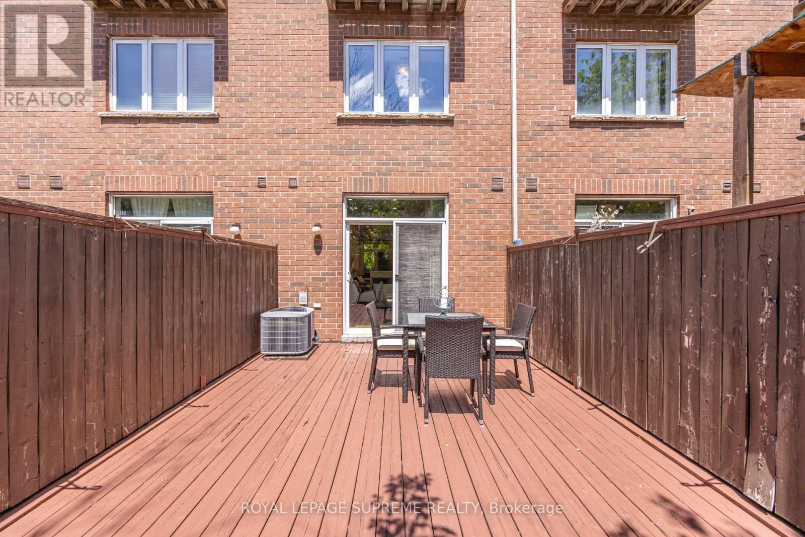 19B HOBDEN PLACE - 30