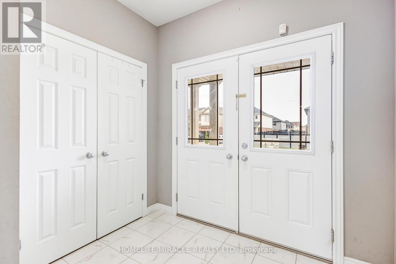 417 RIVERTRAIL AVENUE — photo 3