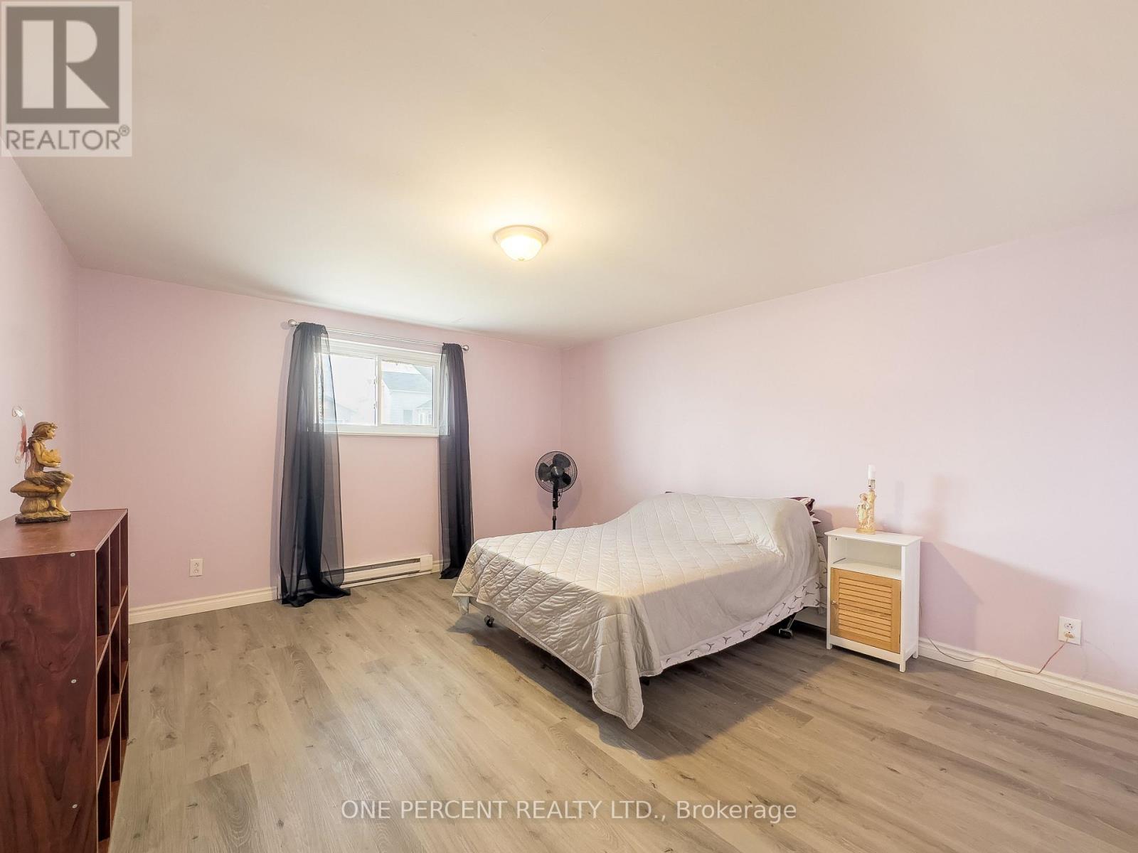 211 REID STREET - 24