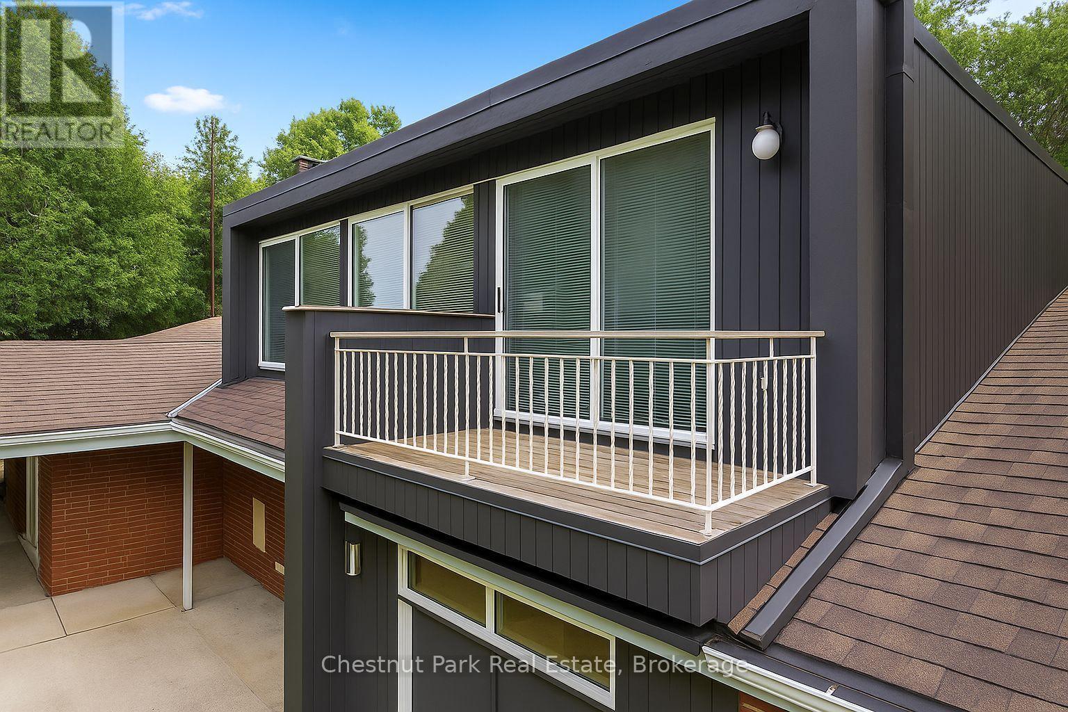 403123 GREY 4 ROAD - 44