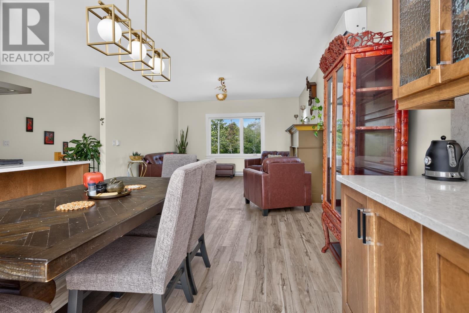 819 Bissett Road - 10