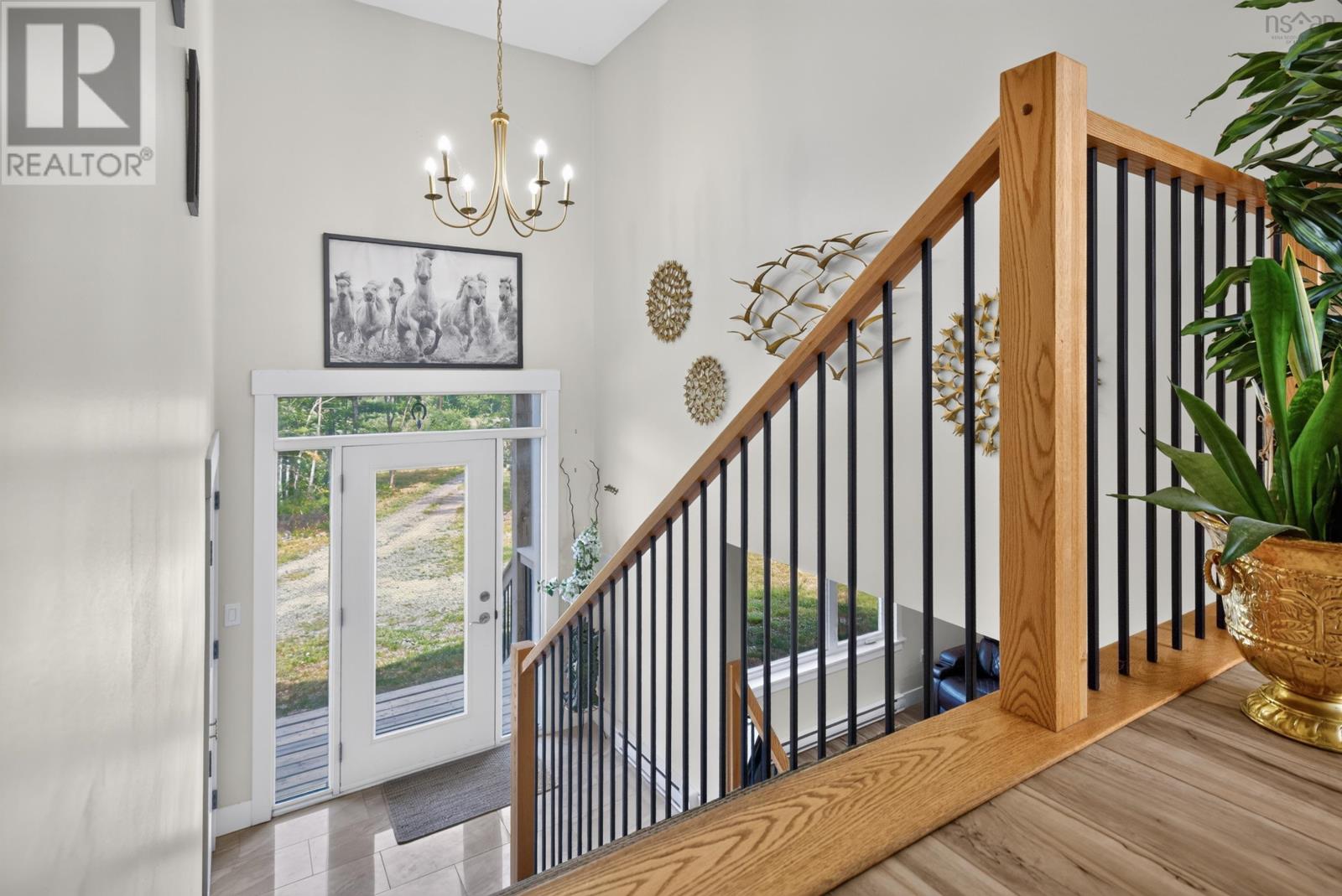819 Bissett Road - 12