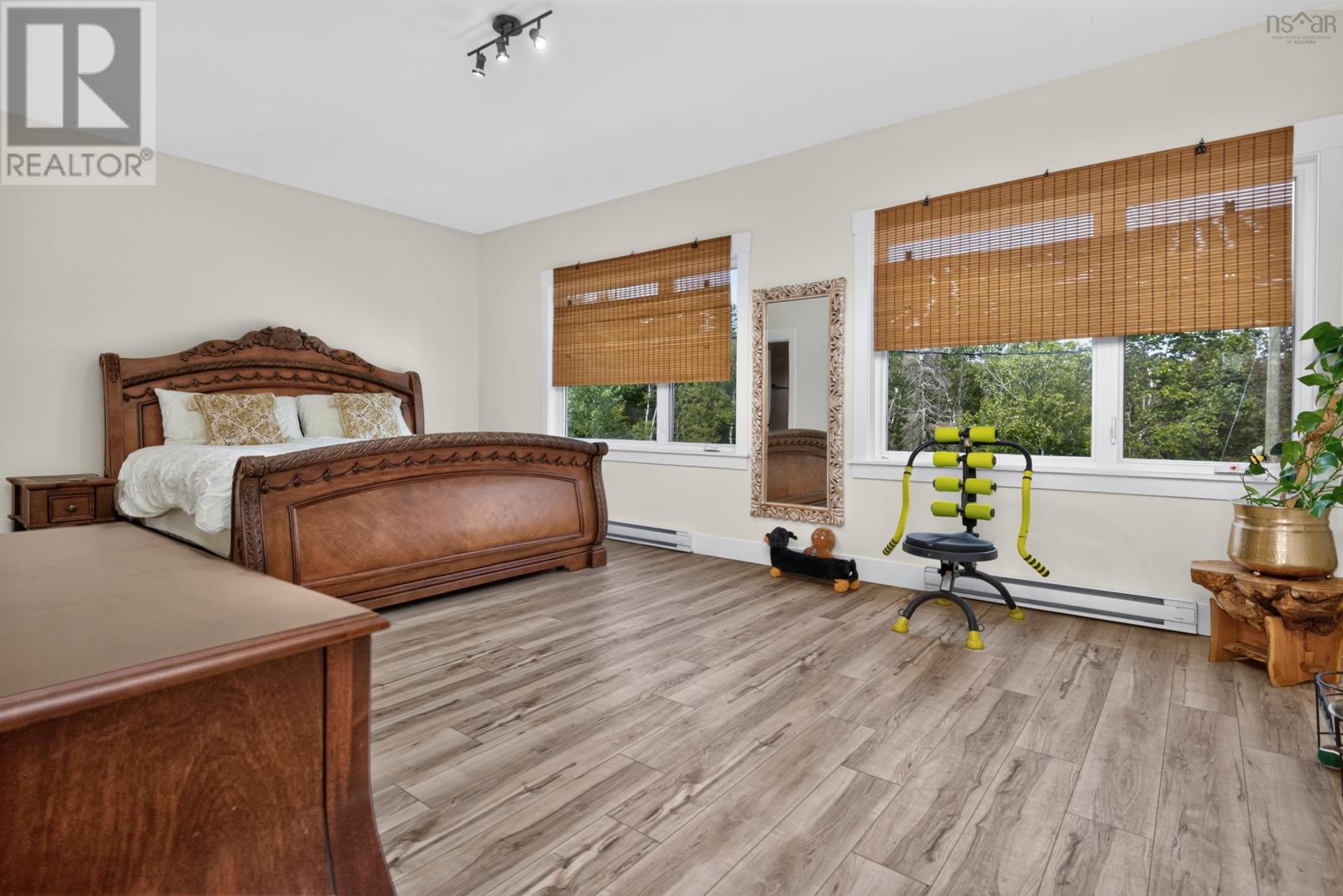 819 Bissett Road - 13