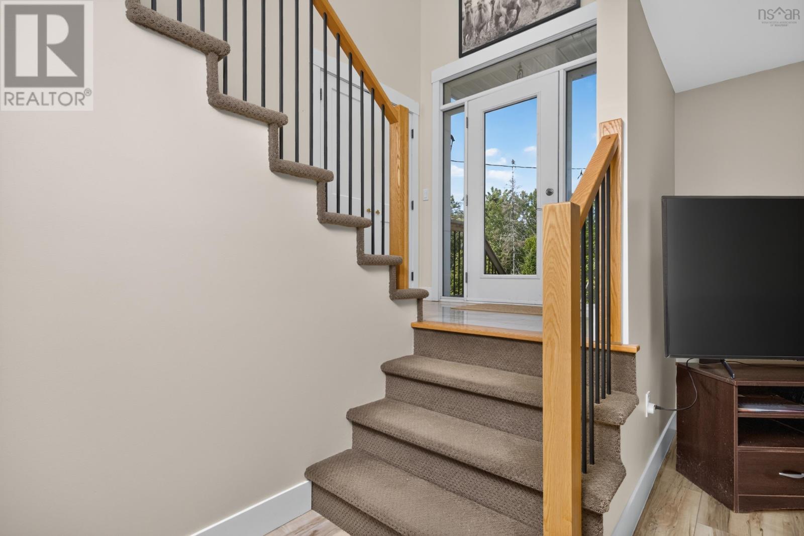 819 Bissett Road - 24