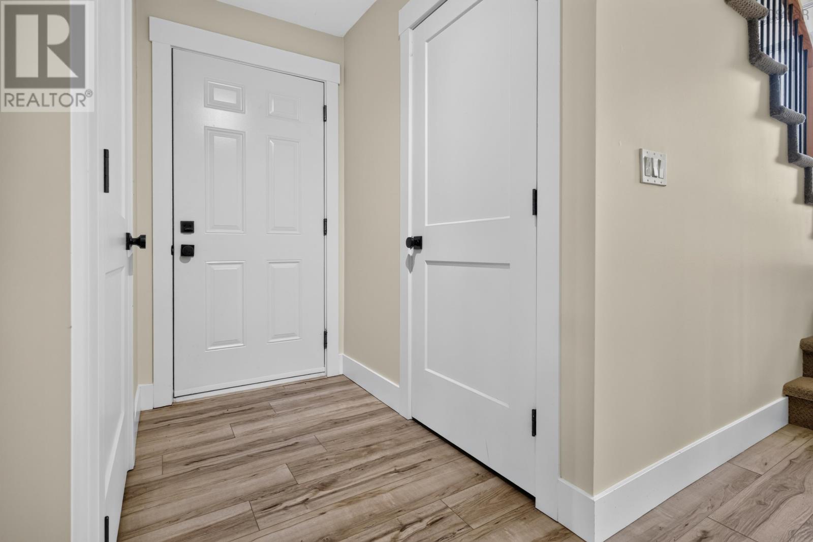 819 Bissett Road - 30