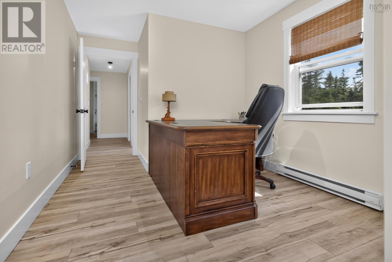 819 Bissett Road - 32