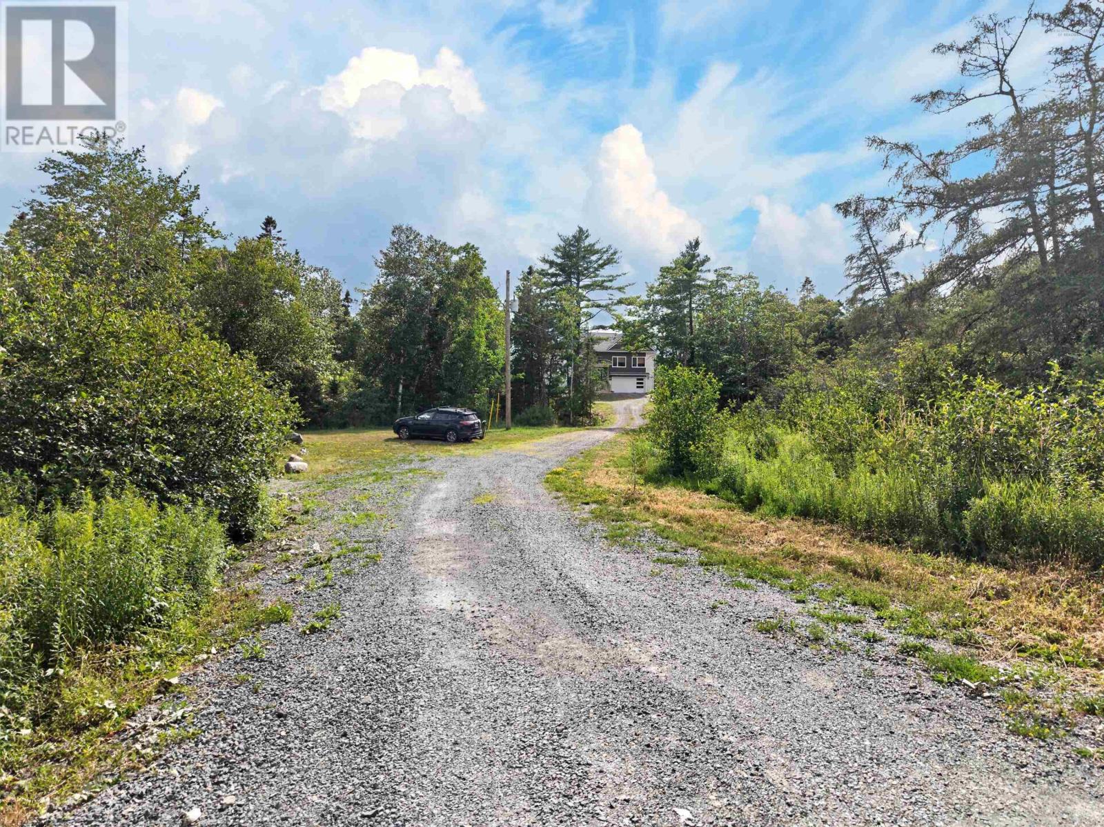 819 Bissett Road - 36