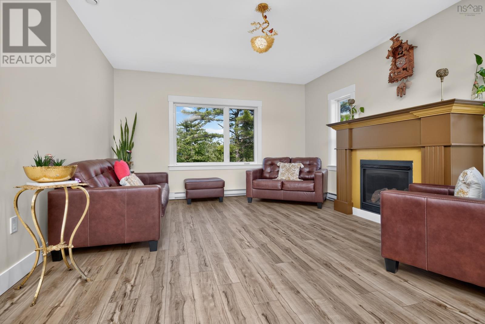 819 Bissett Road - 5