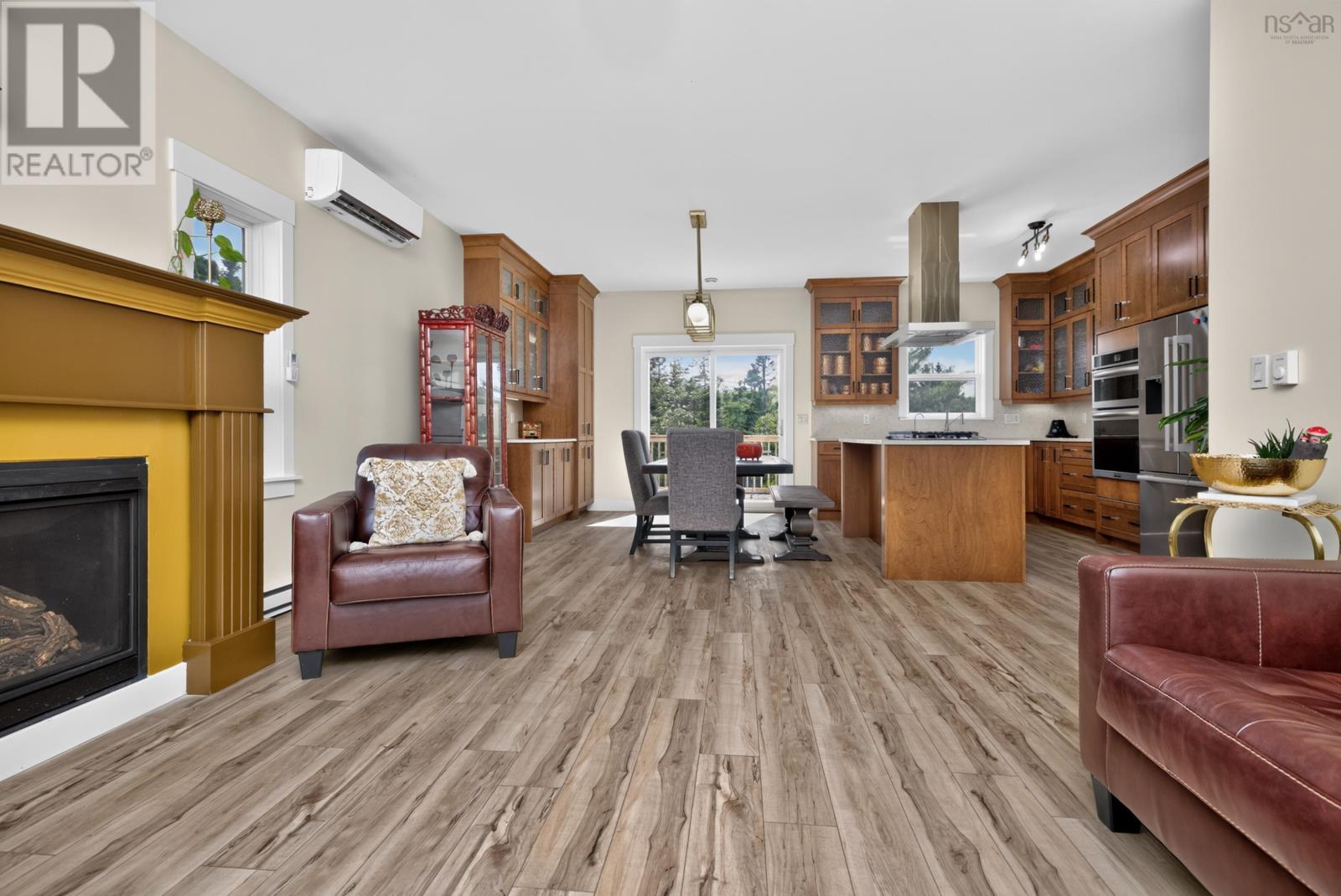 819 Bissett Road - 6