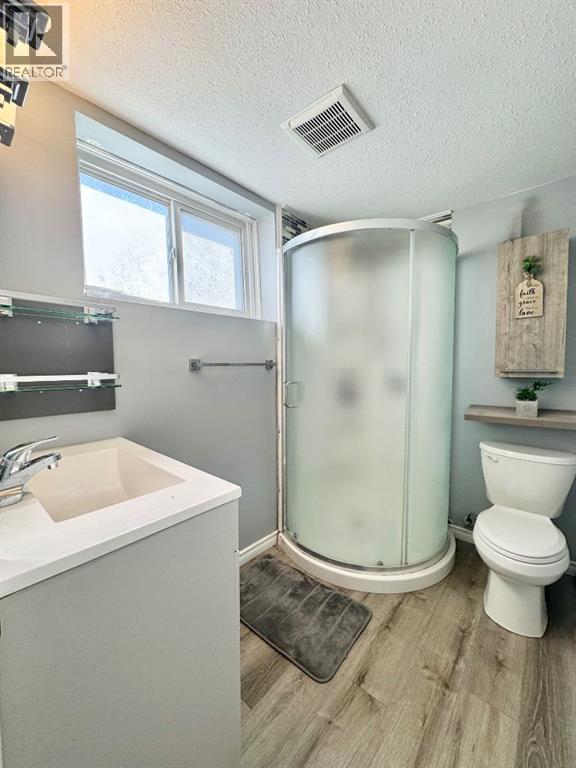 4740 56 Avenue - 8