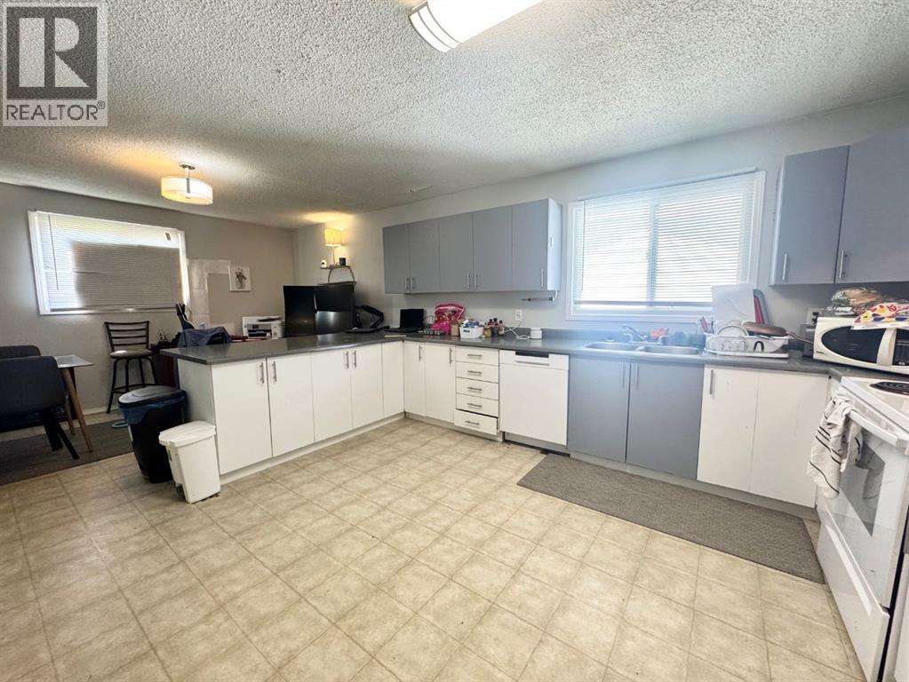 4740 56 Avenue - 11