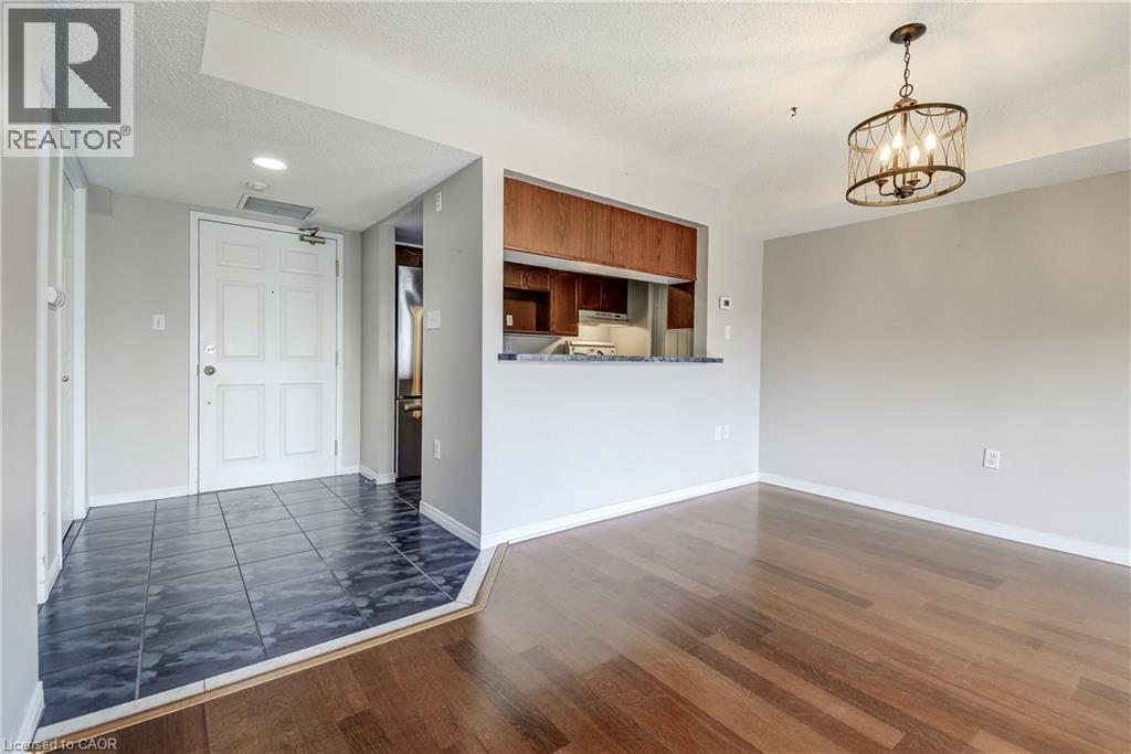 #306E 216 PLAINS Road W - 14
