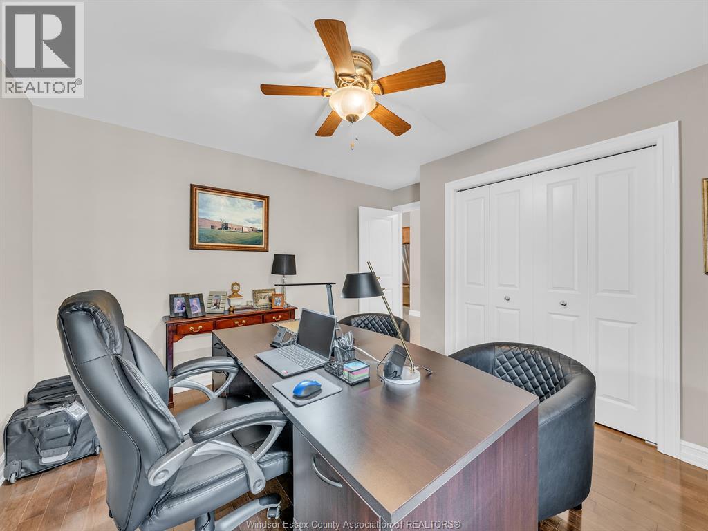 2425 SKINNER - 26