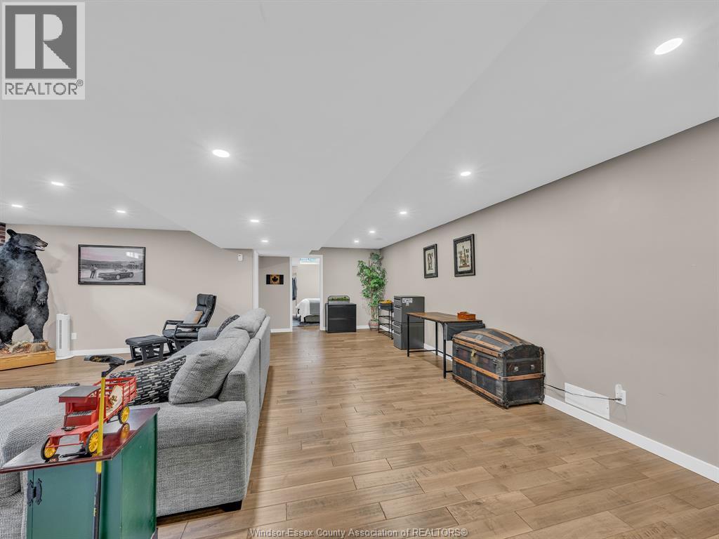 2425 SKINNER - 35