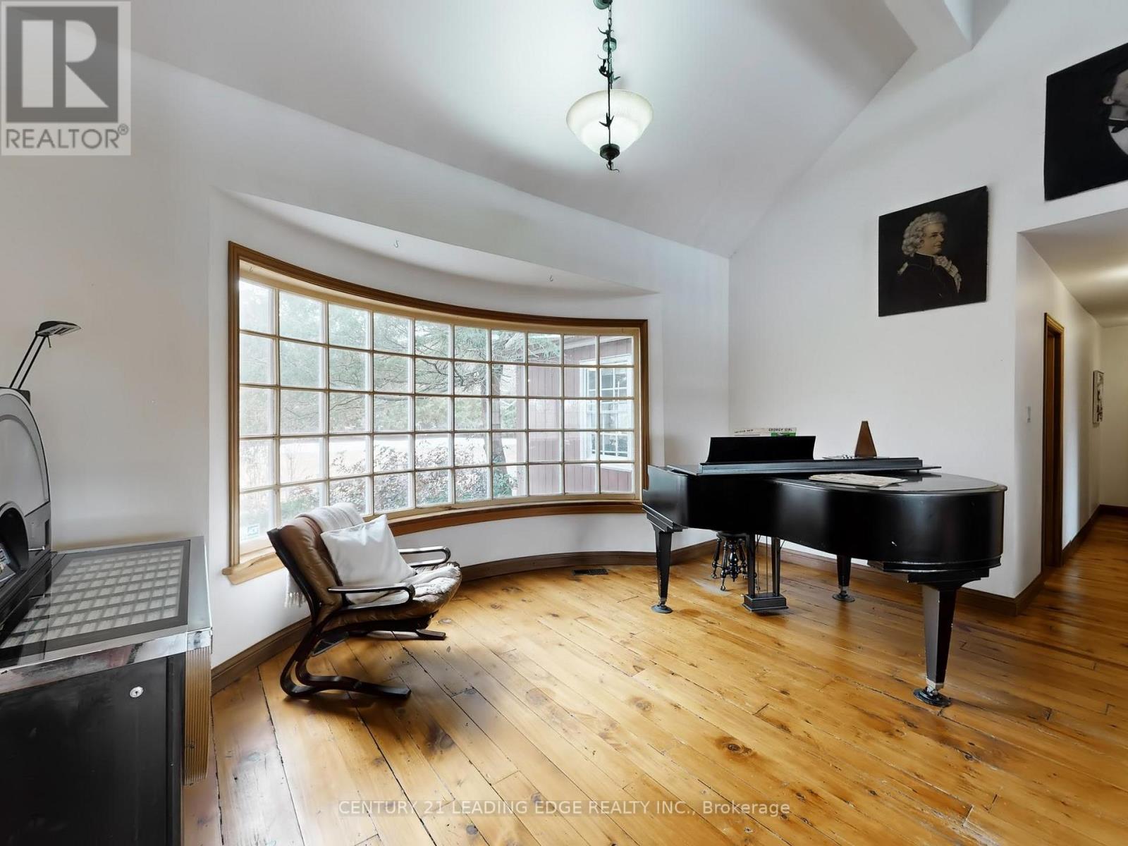 26 CHURCH LANE - 12