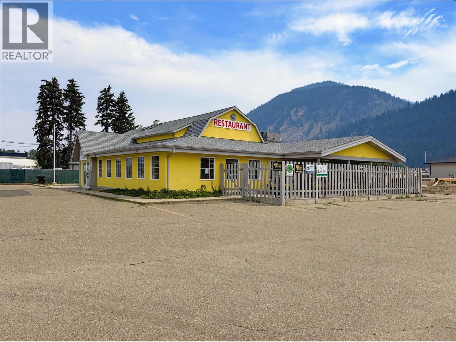 333 SHUSWAP Avenue, Chase — photo 2