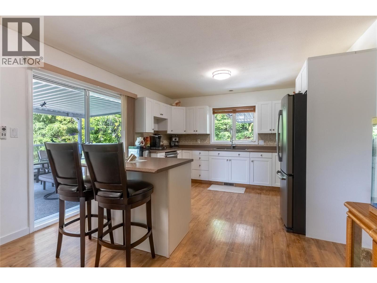2421 Mount Tuam Crescent - 10