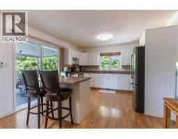 3pc Ensuite bath - 2421 Mount Tuam Crescent, Sorrento, BC V0E2W2 Photo 10
