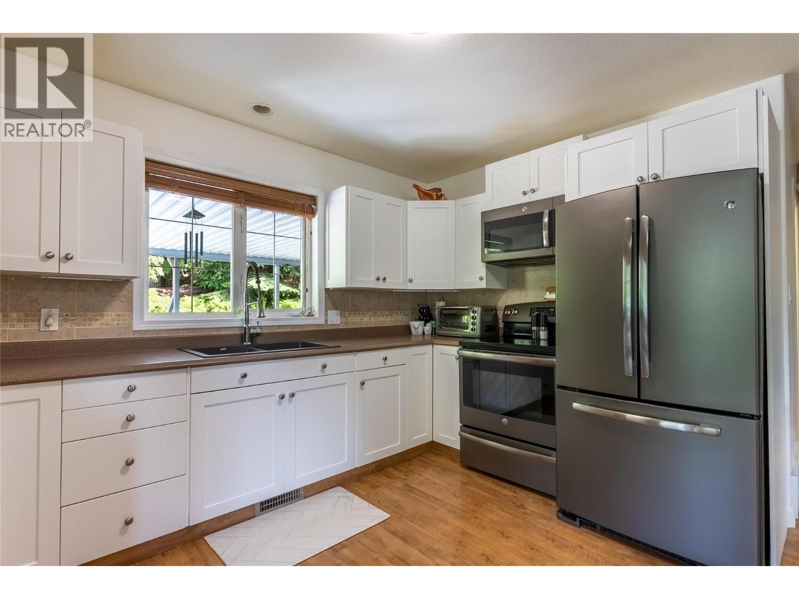 2421 Mount Tuam Crescent - 9