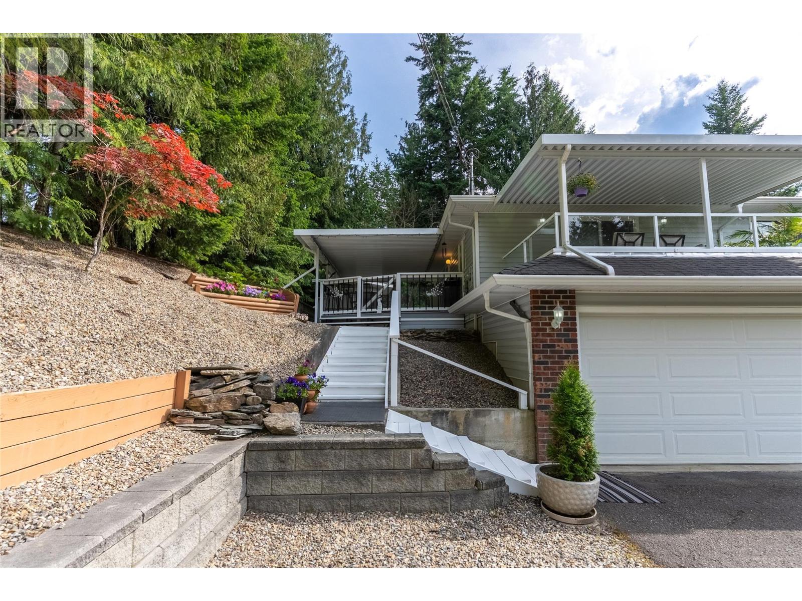 2421 Mount Tuam Crescent - 29