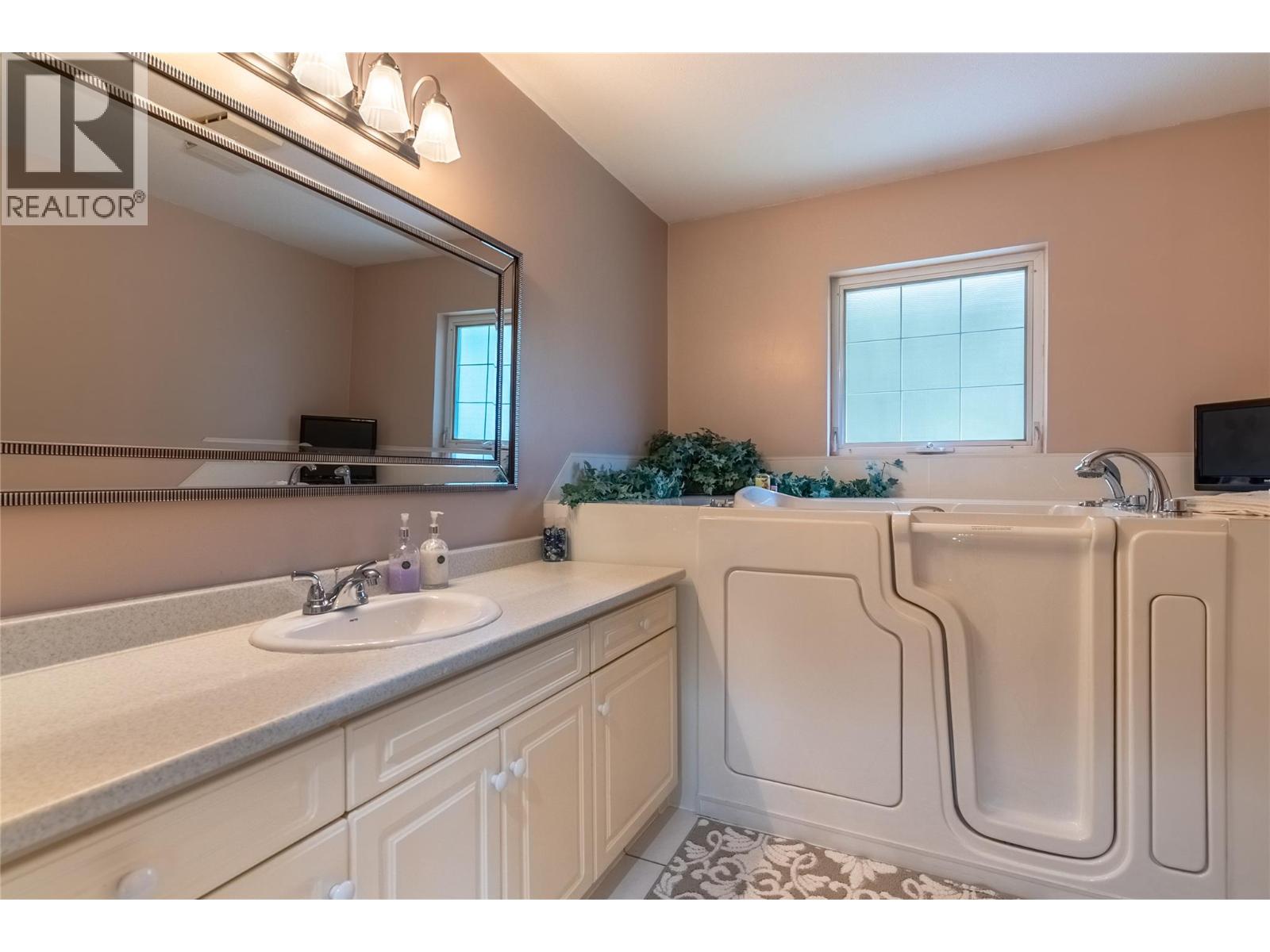 2421 Mount Tuam Crescent - 19