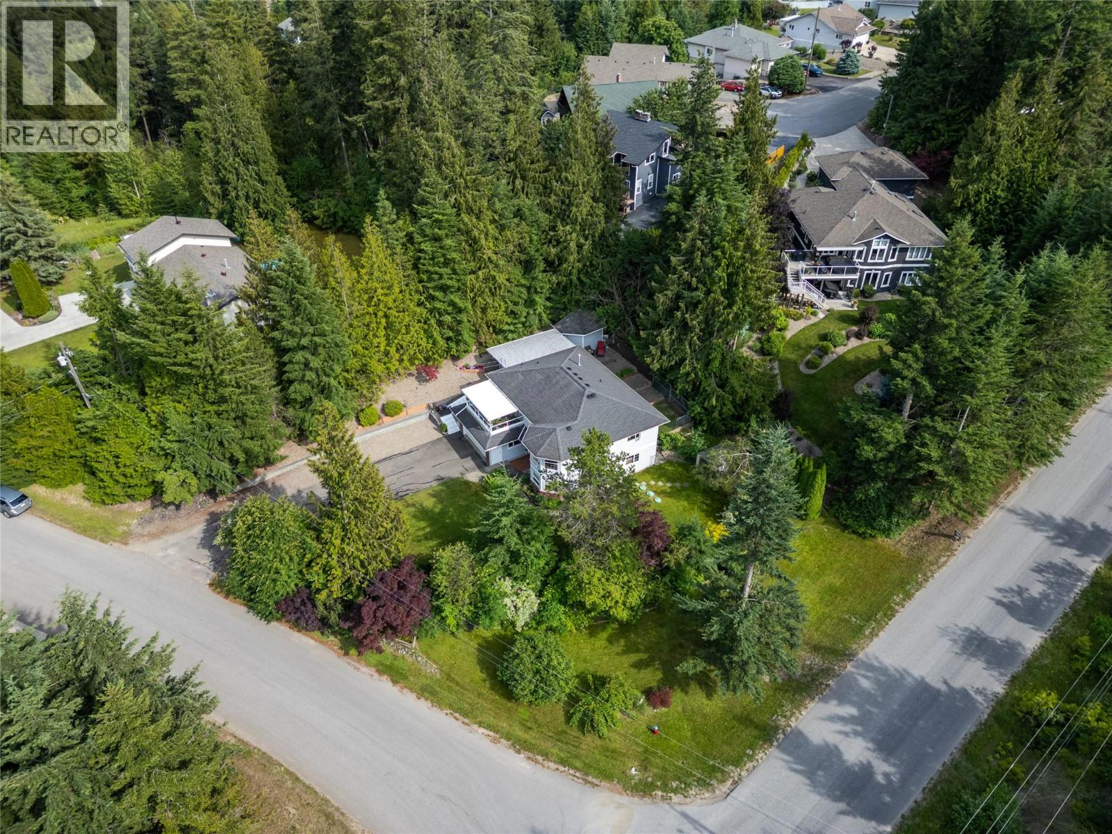 2421 Mount Tuam Crescent - 39