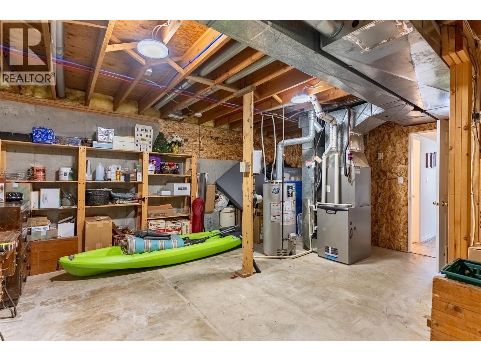 2421 Mount Tuam Crescent - 27