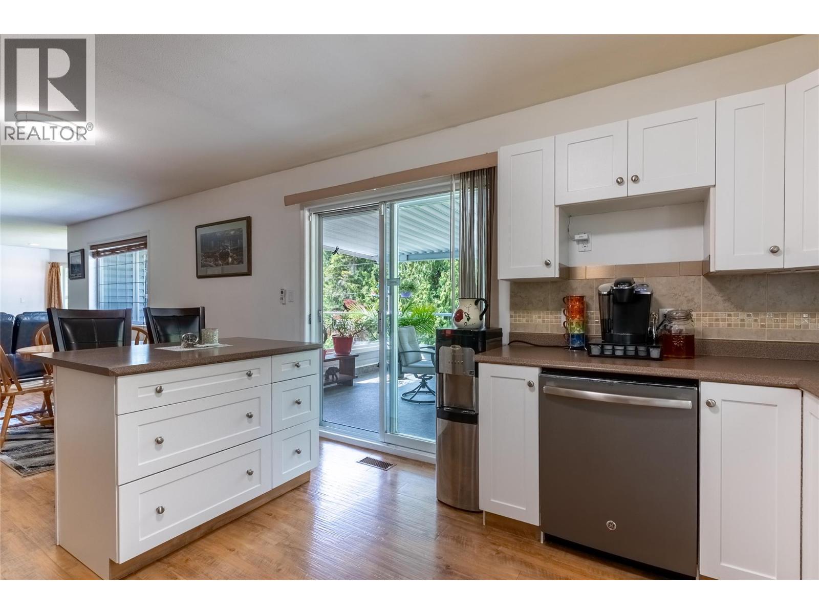 2421 Mount Tuam Crescent - 7