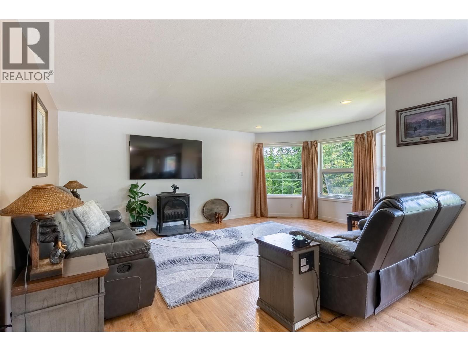 2421 Mount Tuam Crescent - 14