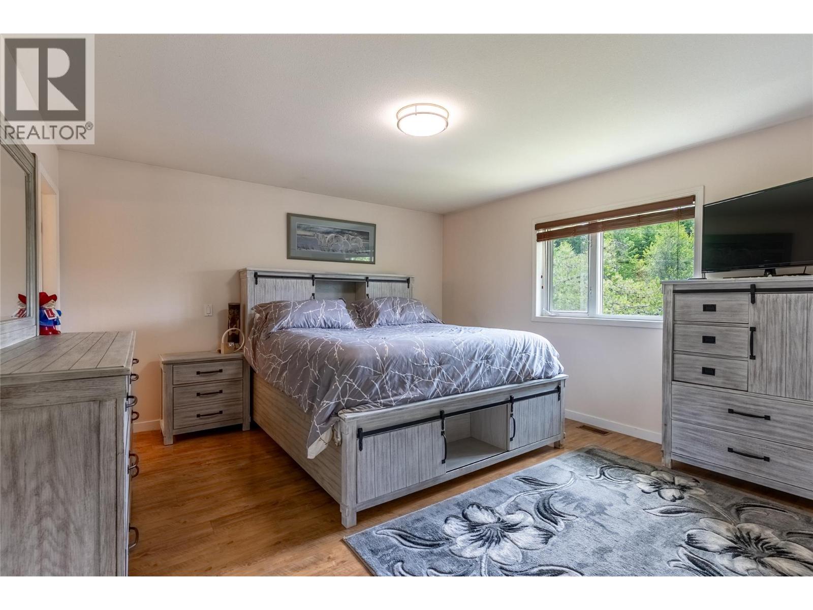 2421 Mount Tuam Crescent - 15
