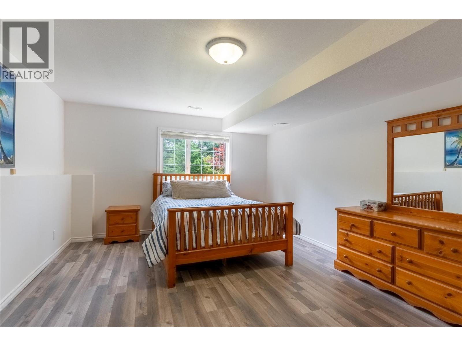 2421 Mount Tuam Crescent - 25