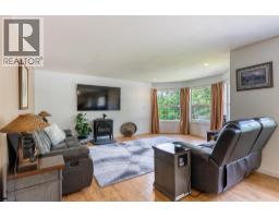 2421 Mount Tuam Crescent, Sorrento, BC V0E2W2 Photo 14