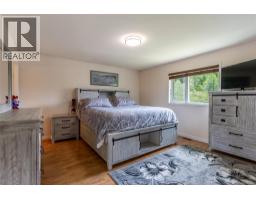 2421 Mount Tuam Crescent, Sorrento, BC V0E2W2 Photo 15