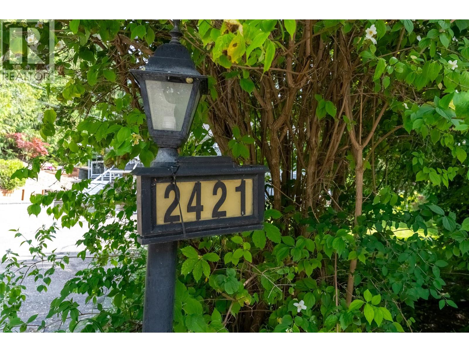 2421 Mount Tuam Crescent - 37