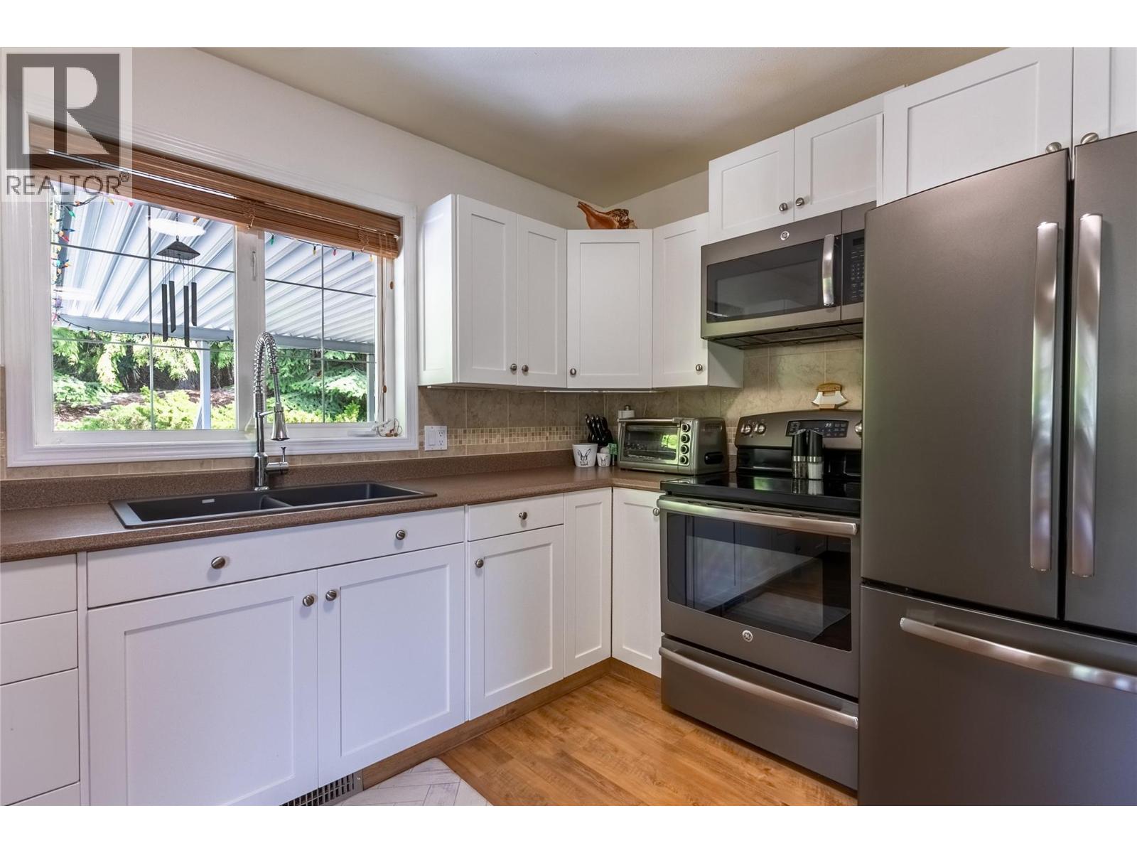 2421 Mount Tuam Crescent - 6
