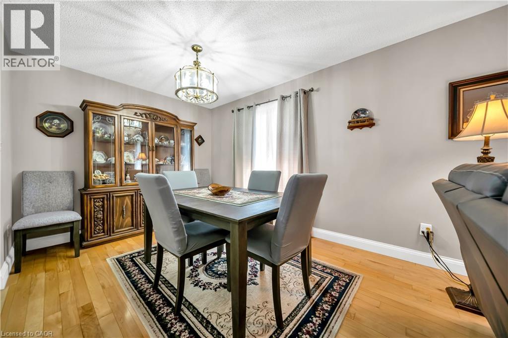 43 HOBART Crescent - Image 12