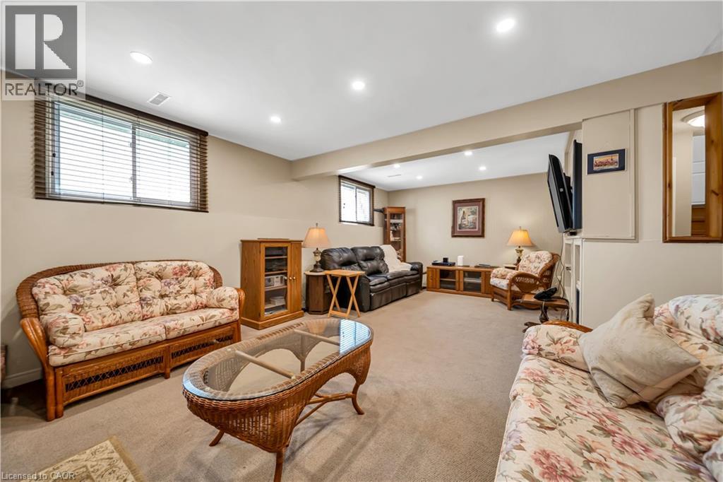 43 HOBART Crescent - Image 27
