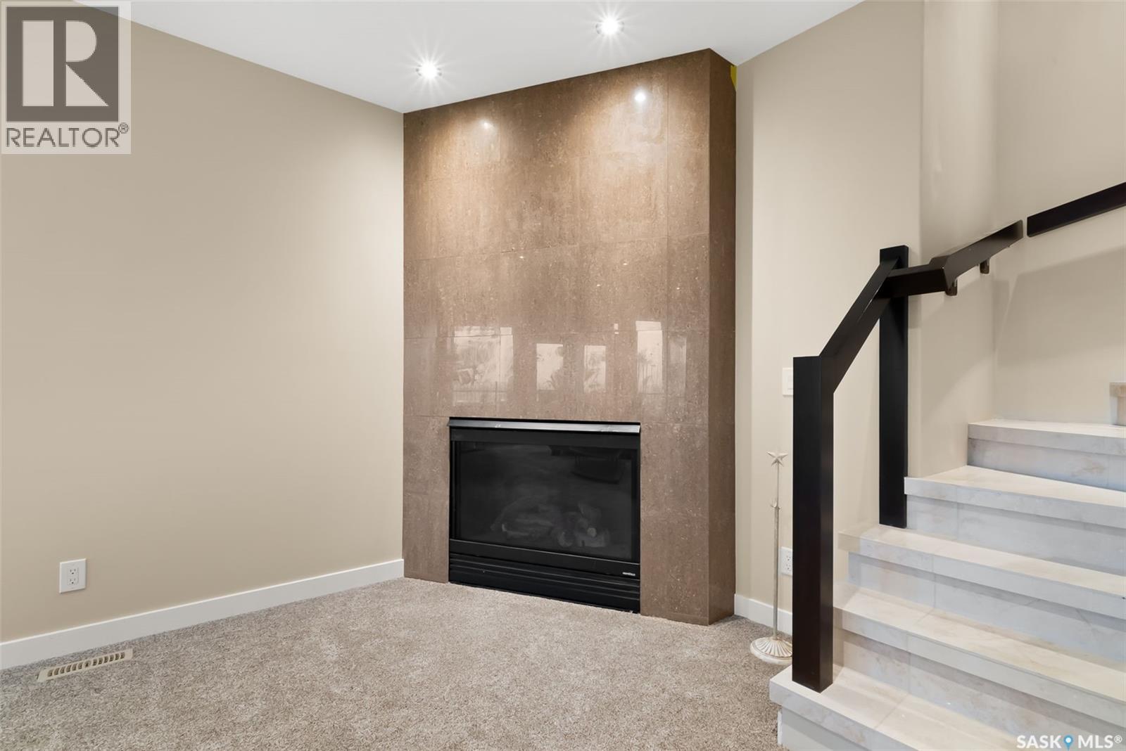 6110 Wascana COURT - 61