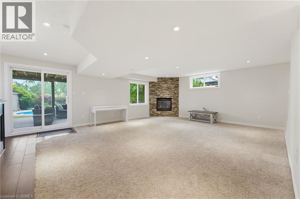 196 MCGUINESS Drive - 24
