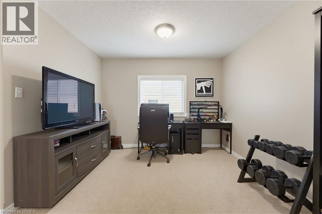 196 MCGUINESS Drive - 22