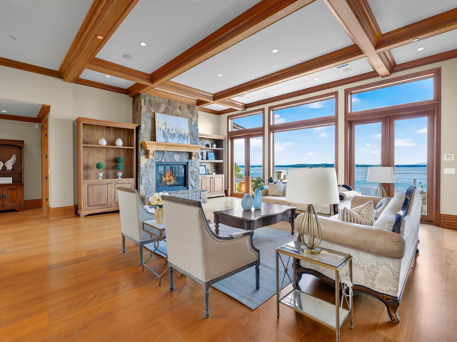 14334 SUNSET DRIVE, White Rock