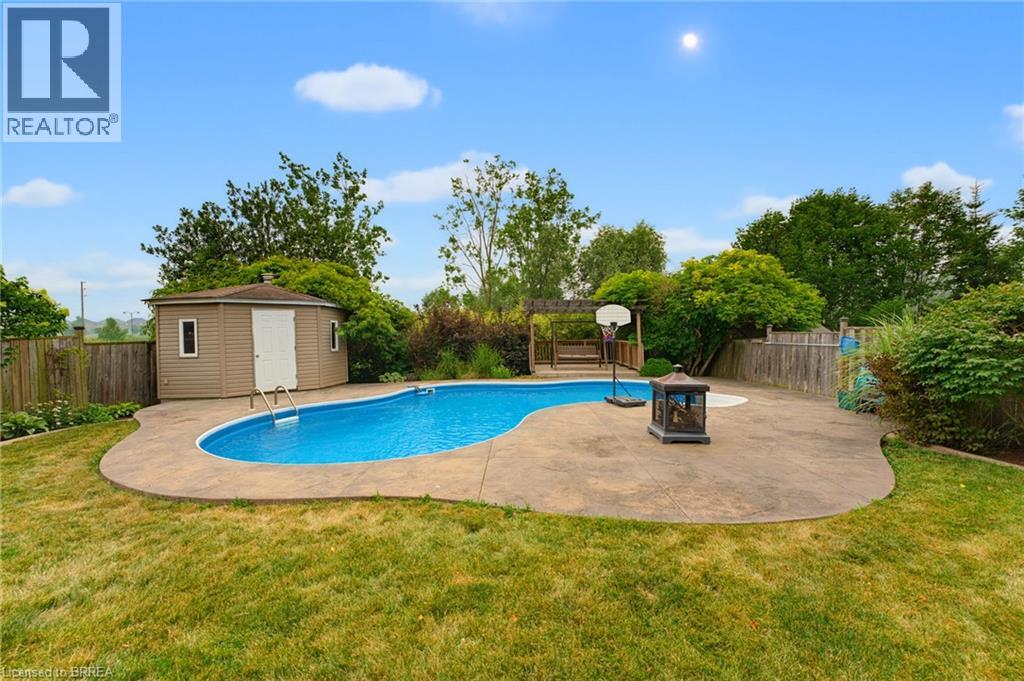 196 MCGUINESS Drive - 33