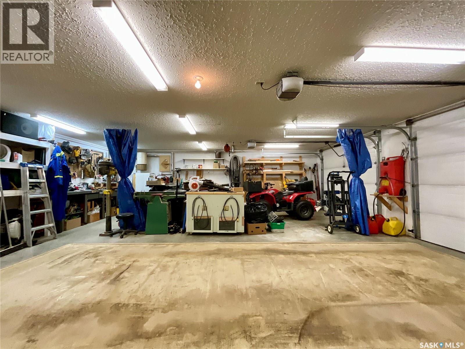1302 TATANKA DRIVE - 43