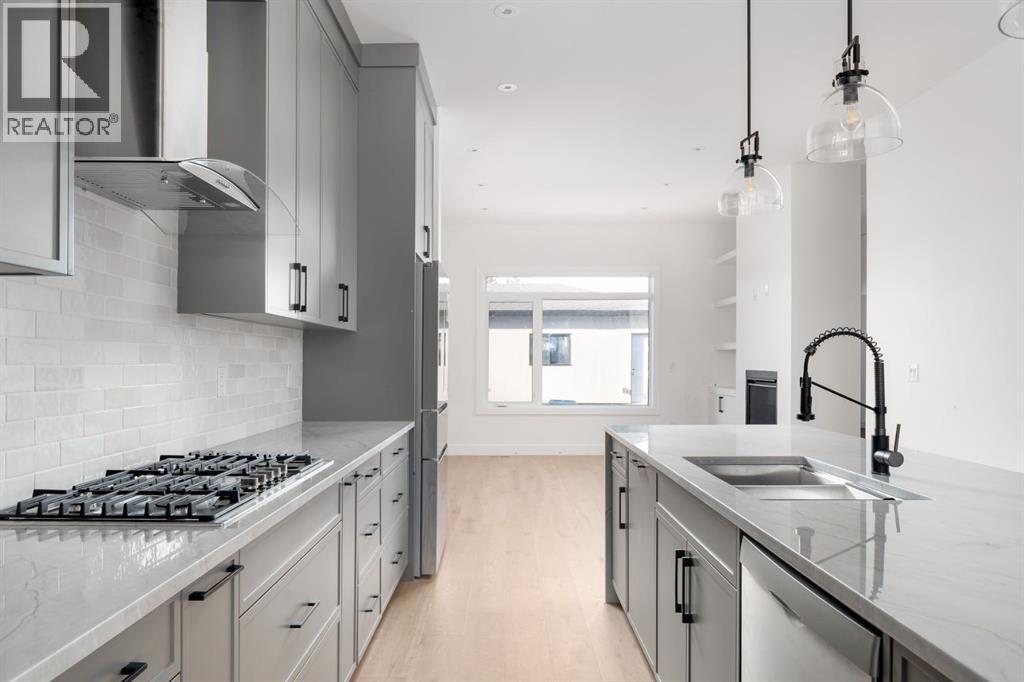 2227 36 Street SW - 3