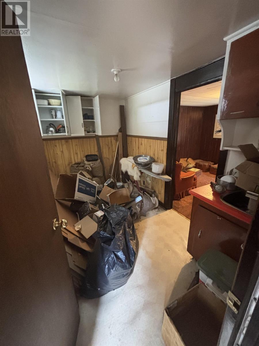 204 Mackenzie Ave. W. - Image 11