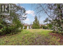 881 Fairways Dr, Qualicum Beach, BC V9K2J1 Photo 11