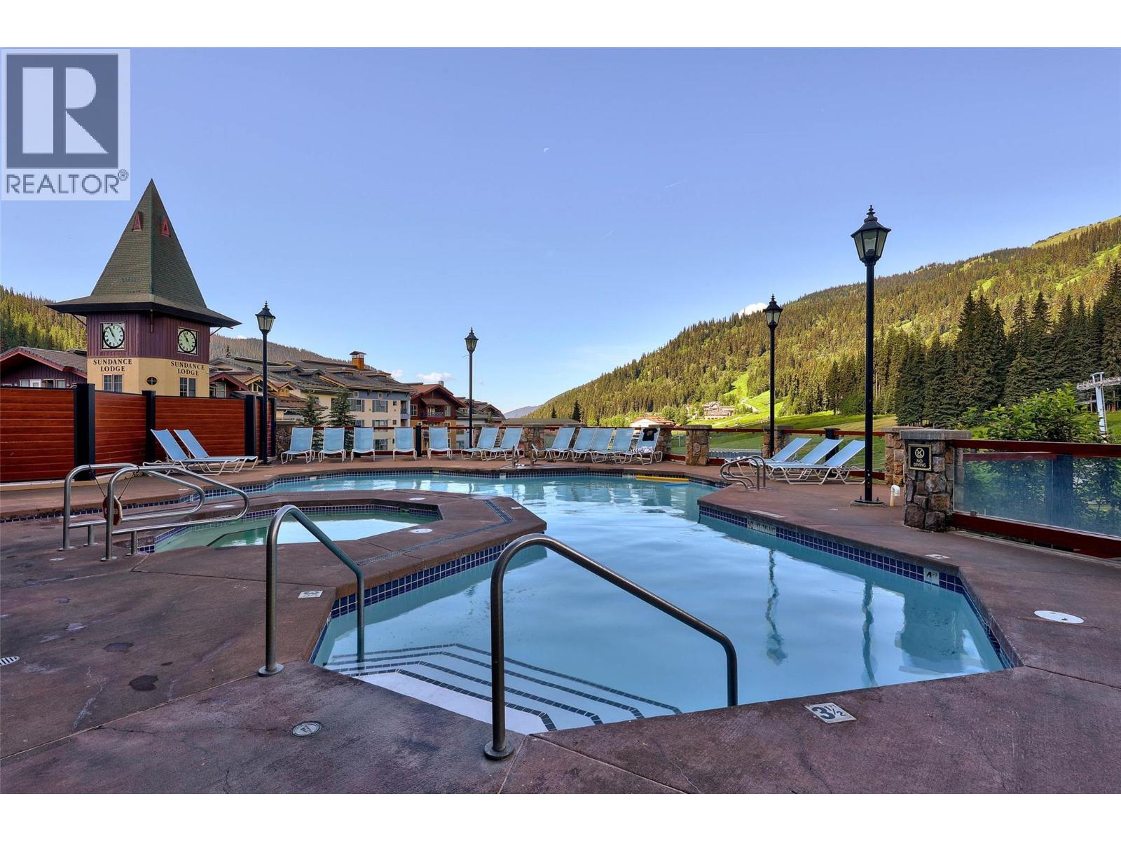 #1315D 3250 Village Way - 28