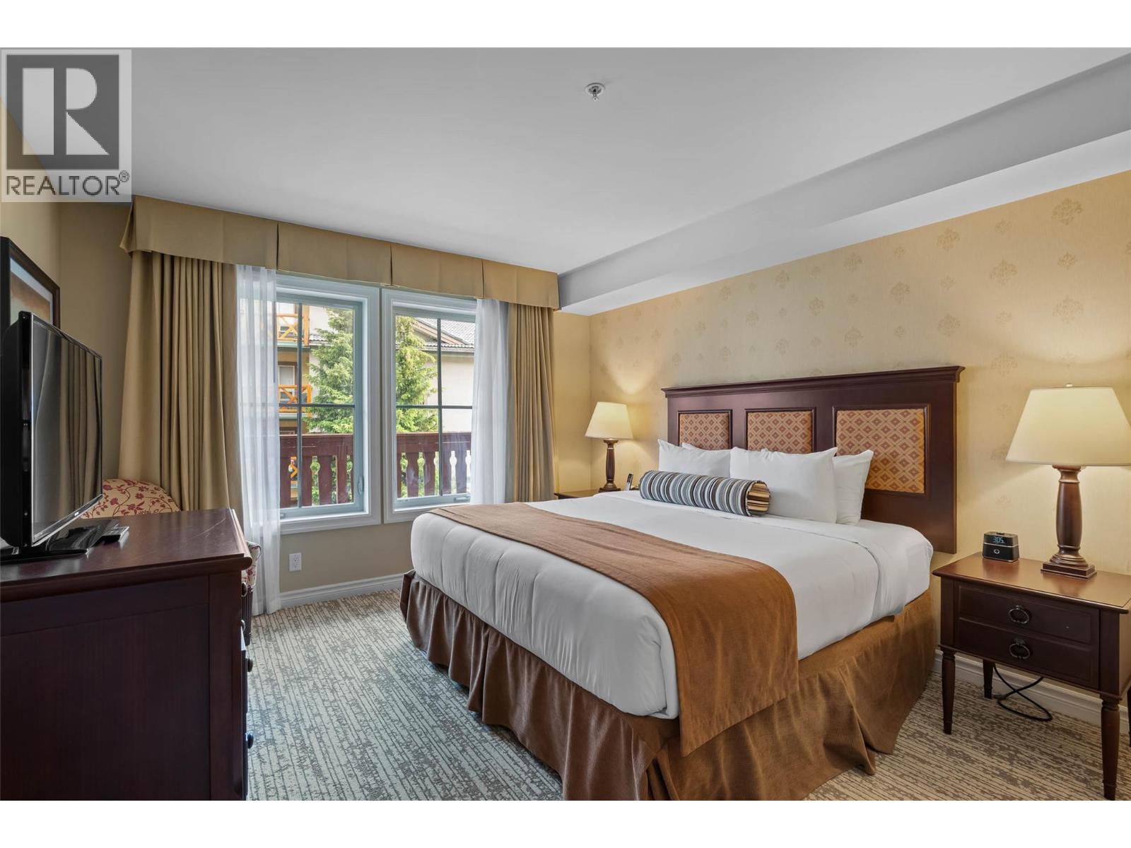 #1315D 3250 Village Way - 9