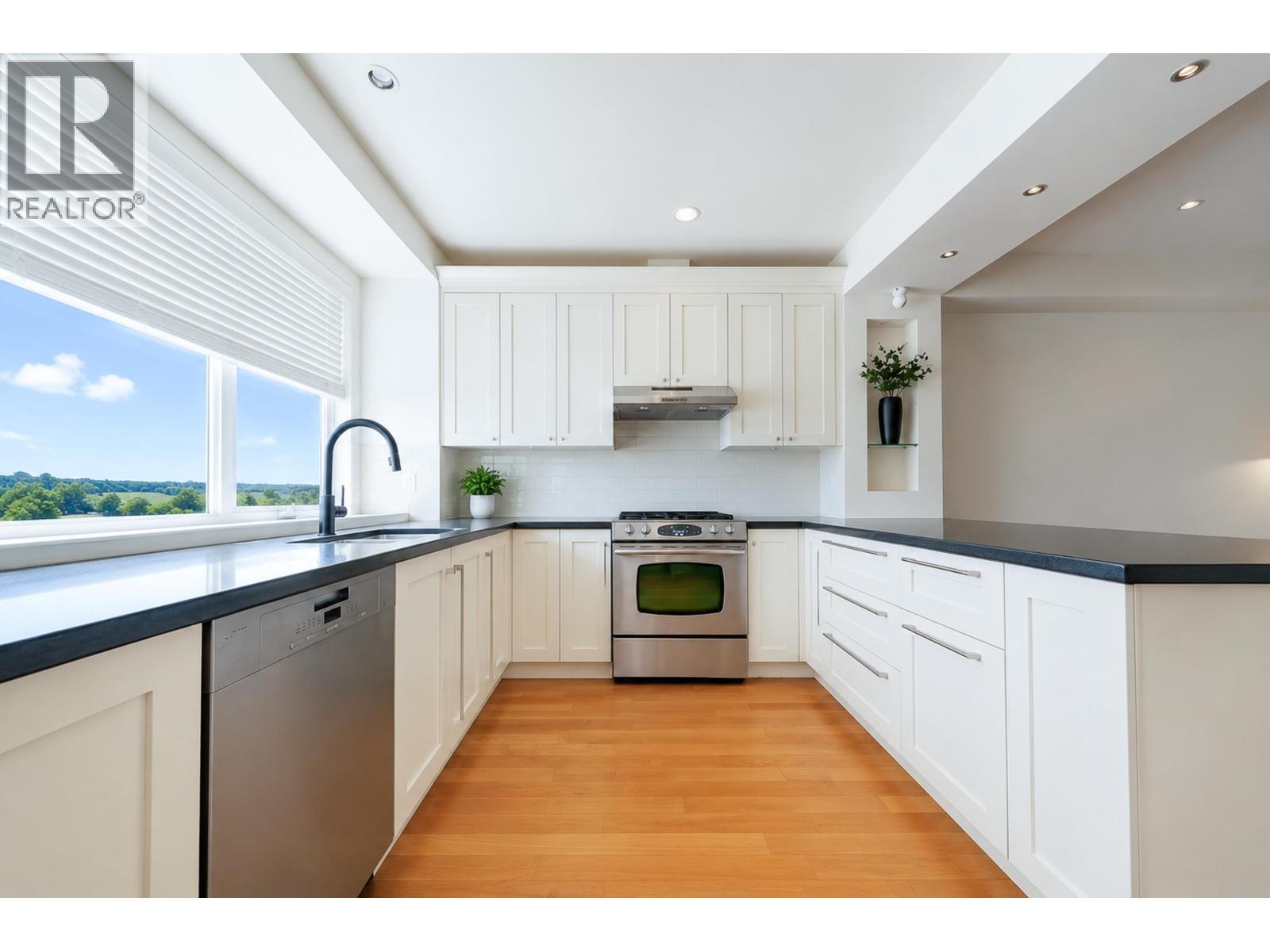 5603 WILLOW STREET, Vancouver